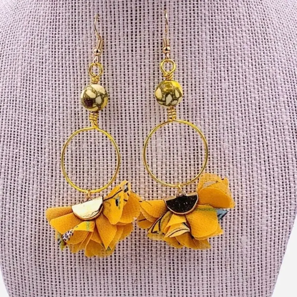 NEW Hand crafted‎ Mustard chiffon flowers drop earrings.